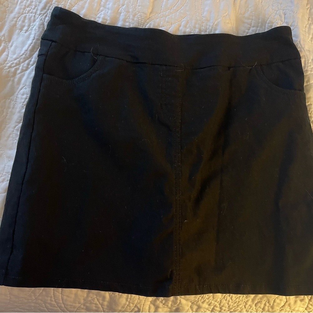 ATYRE Fun & Flirty Black stretchy Mini SKORT Size 8
